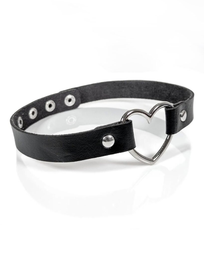 collar choker corazon