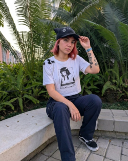 camiseta estampada waifu material